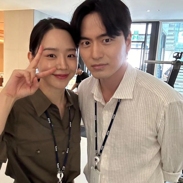 Shin Hye Sun dan Lee Jin Wook