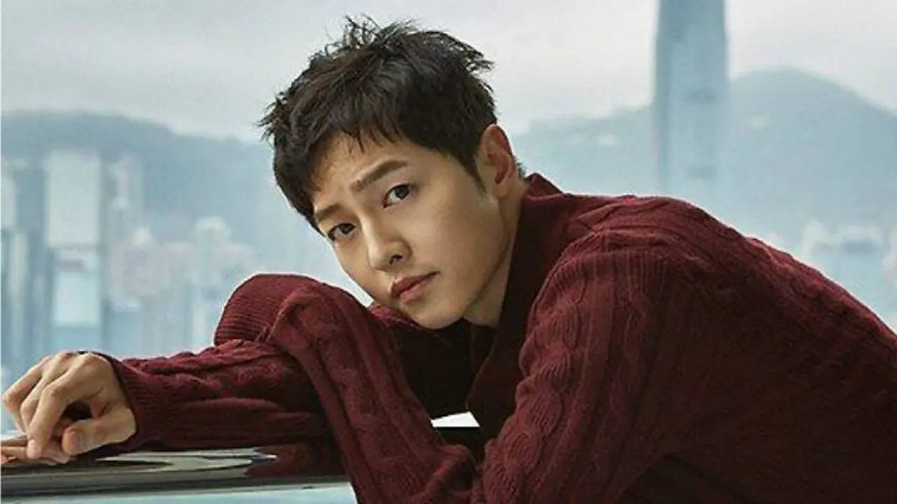 [Bintang] Selain Tak Punya Media Sodial, Ini 8 Fakta Unik Song Joong Ki