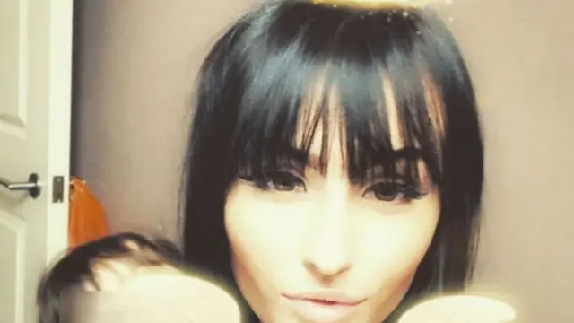 [Bintang] Warnain Rambut Sendiri di Rumah, Wajah Wanita Ini Langsung Bengkak