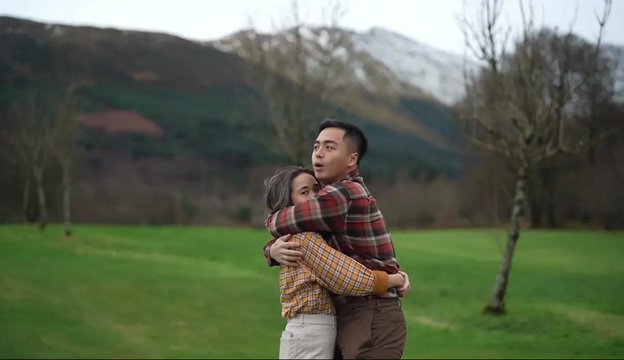 Selama 11 tahun bersama, telah membuat mereka tumbuh dan berkembang bersama menjadi individu lebih baik setiap harinya. Saling memberikan support dan saling menghargai dan saling mengasihi. [Instagram/gritteagathaa]