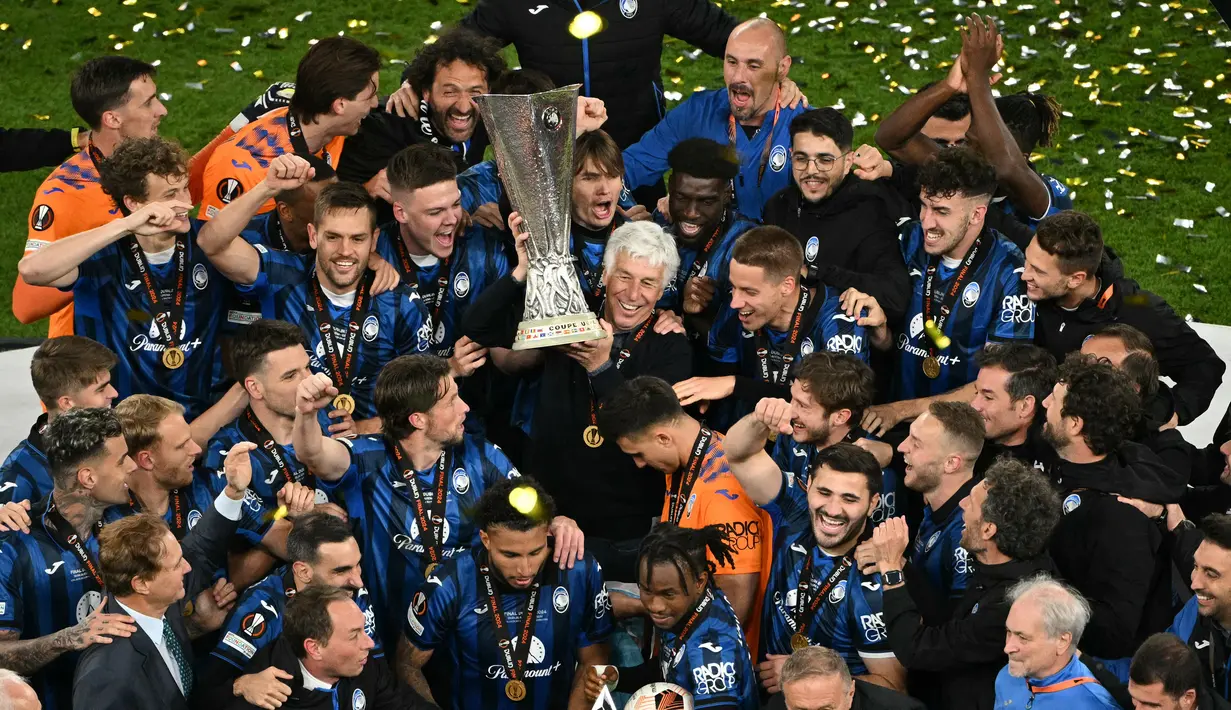Sementara, Atalanta meraih trofi untuk kali pertama di kompetisi Eropa. (Oli SCARFF / AFP)