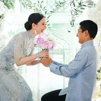 Rio Haryanto Tunangan dengan Athina Keponakan Sandiaga Uno. [@sandiuno]