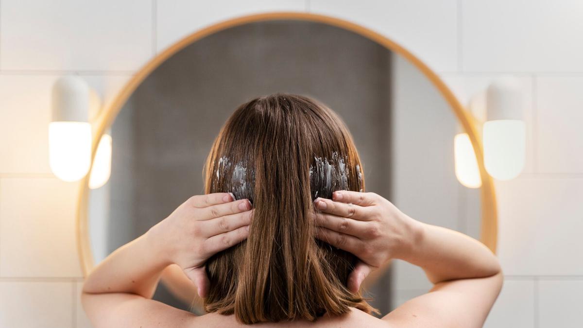 5 Manfaat Masker Rambut, Lengkap dengan Formula Alami dan Cara Membuatnya