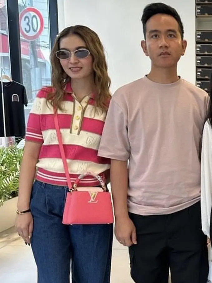 Gaya Stylish Selvi Ananda di Korea Selatan