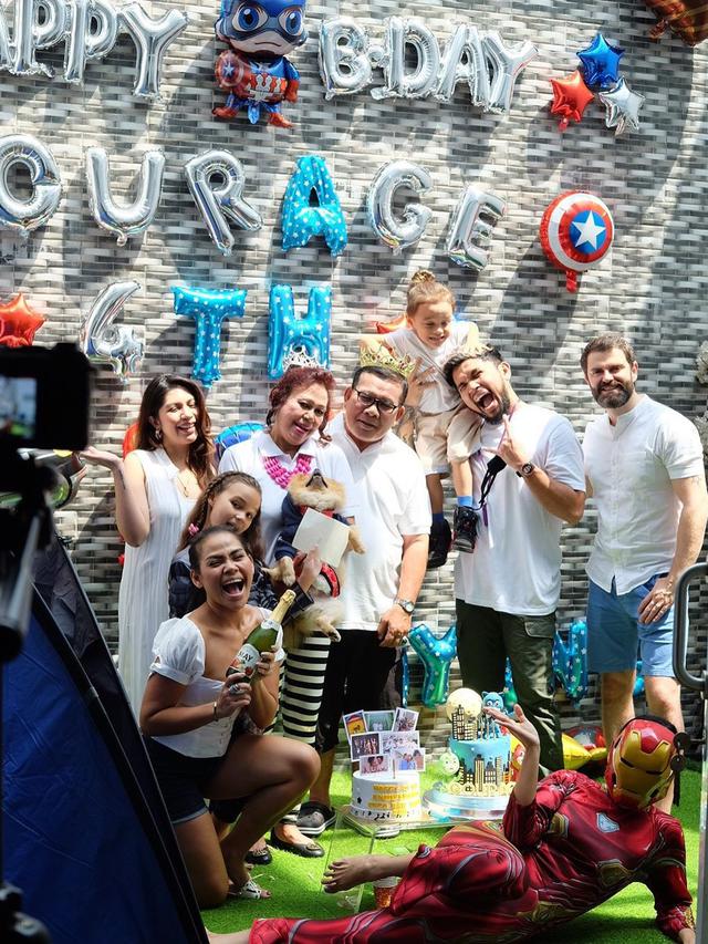 Momen ulang tahun Courage anak Melaney Ricardo dan Tyson Lynch