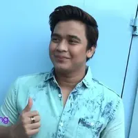 Sebagai public figure, Billy Syahputra menerima jika banyak orang ingin tahu tentang kehidupan pribadinya. Pernah dikabarkan menjalin hubungan dengan Kezia Karamoy, seperti apa sih kelanjutan hubungan mereka?