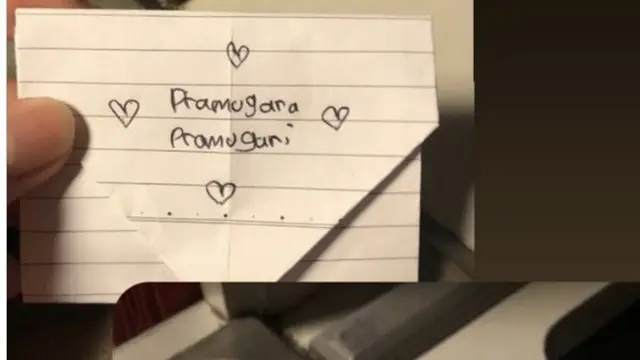 Viral Pramugari Dapat Pesan Menyentuh dari Penumpang, Bikin Warganet Mewek