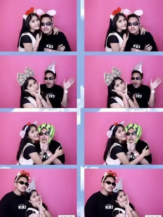 Berkunjung ke Lotte World, keduanya pun tampil bucin dengan foto box. Erina dan Kaesang tampil couple mengenakan atasan hitamnya.  (@erinagudono)