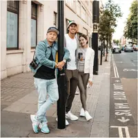 Gading Marten bersama Sean Gelael dan Naarah Joesoef (Instagram @gadiiing)