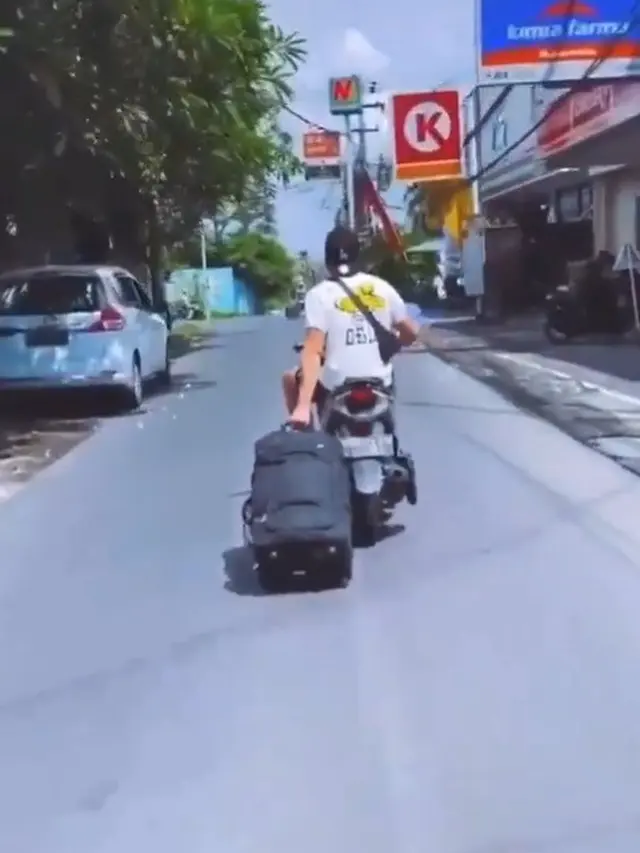 7 Kelakuan Nyeleneh Turis Saat Liburan di Bali Ini Bikin Geleng Kepala