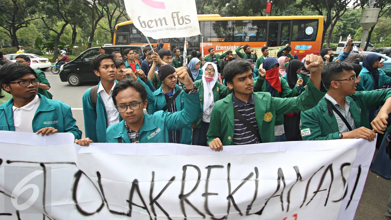 20160420-Giliran Buruh dan Mahasiswa Demo Ahok di Balai Kota-Antonius