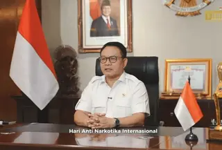 Kepala Staf Kepresidenan Jenderal TNI (Purn) Dudung Abdurachman memberikan pernyataan terkait komitmen pemerintah dalam memberantas peredaran narkotika. (Antara)