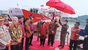 Ketua Umum PDI Perjuangan Megawati Soekarnoputri meresmikan Rumah Sakit (RS) Kapal Terapung bernama Laksamana Malahayati. Peresmian ini dilakukan di Pelabuhan Tanjung Priok, Jakarta Utara. (Merdeka)