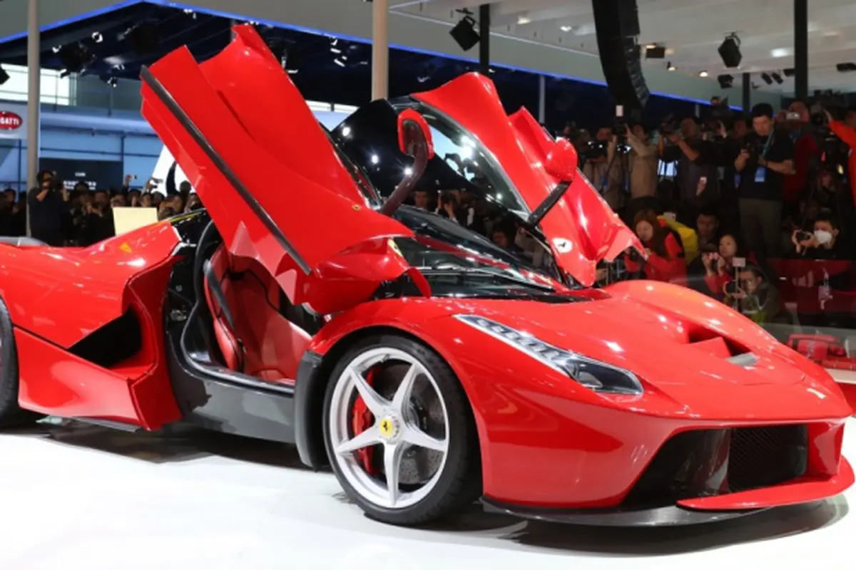 LaFerrari Spider Melakoni Debutnya Awal 2015