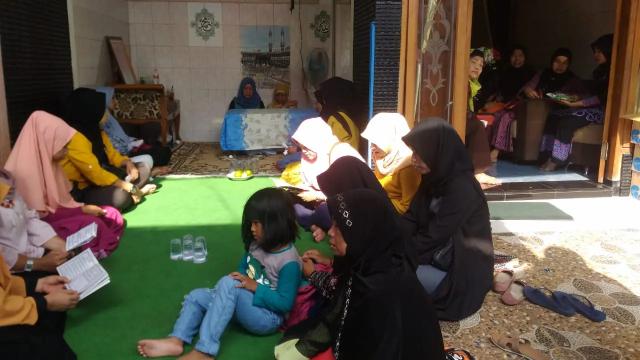 Suasana duka di rumah korban jatuhnya pesawat Lion Air