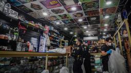 Masyarakat di seluruh AS menghadapi masalah baru terkait vaping. (AP Photo/Bebeto Matthews)