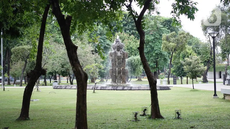Menyusuri Taman Lapangan Banteng yang Tutup Selama Masa PSBB