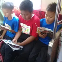 KeReadTa, bikin kegiatan membaca di dalam kereta jadi jauh lebih menyenangkan. (dok. Taman Baca Inovator)