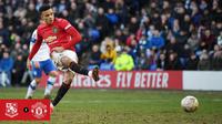 Penyerang muda Manchester United, Mason Greenwood menceploskan bola ke gawang Tranmere Rovers dalam lanjutan Piala FA. (Dok. Twitter/@ManUtd)