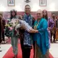 Pameran 'Indonesian Batik Festival' diselenggarakan di KBRI Dhaka dari 21-22 November 2018. Menampilkan karya perancang Indonesia, Ai Syarif, yang juga mengkuratori Jakarta Fashion Week 2018. (Liputan6.com/Afra Augesti)