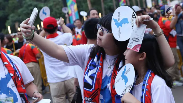 Suporter Berbagai Negara Menyatu di Stadion Utama GBK