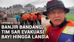 Perjuangan Petugas Selamatkan Bayi 3 Bulan hingga Lansia dari Banjir Padang
