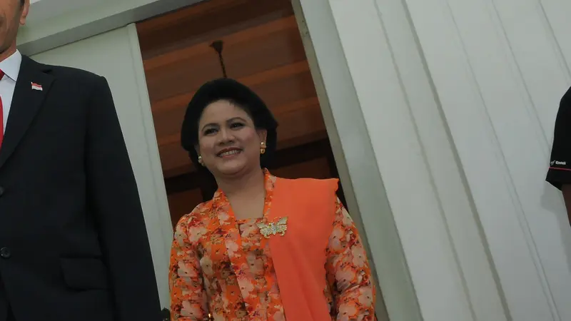 Akankah Kebaya Kutu Baru Iriana Jokowi Menjadi Booming?