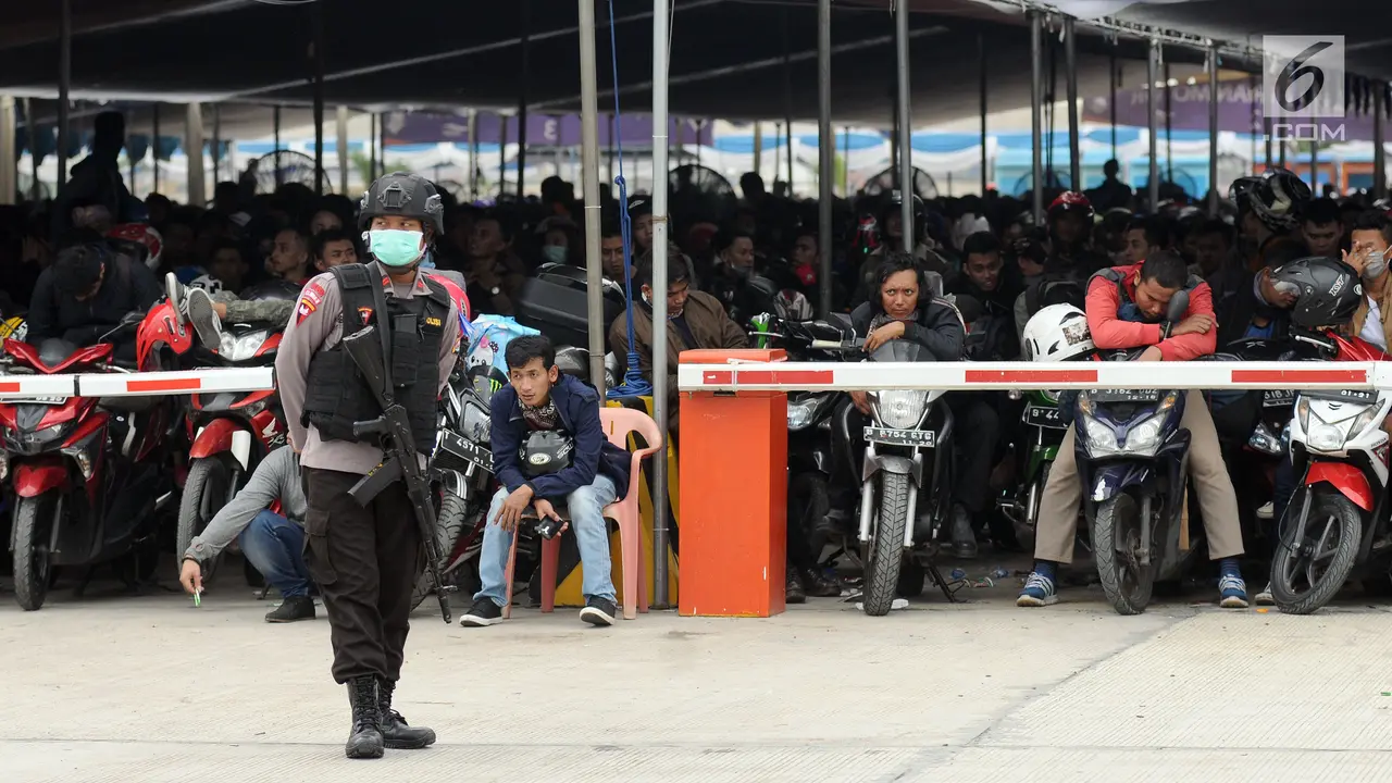 Dermaga 6 Penuh, Sebagian Pemudik Bermotor Dialihkan