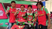 Tim GGRT NHK Creampie MBKW menjadi tim dengan jarak tempuh terjauh untuk bisa tampil di Yamaha Cup Race 2019. (Bola.com/Rizki Hidayat)