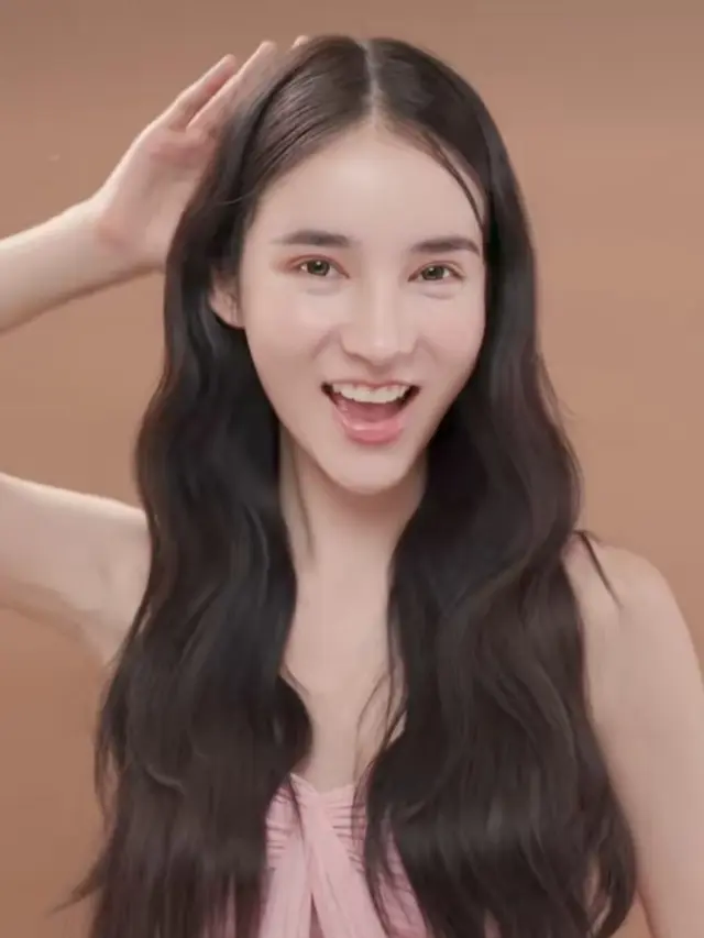 Viral Video Rinrada Thurapan Ikutan Trend Asoka di TikTok, Tampil Menawan dan Mempesona Bikin Netizen Takjub (TikTok.com/yoshirinra)