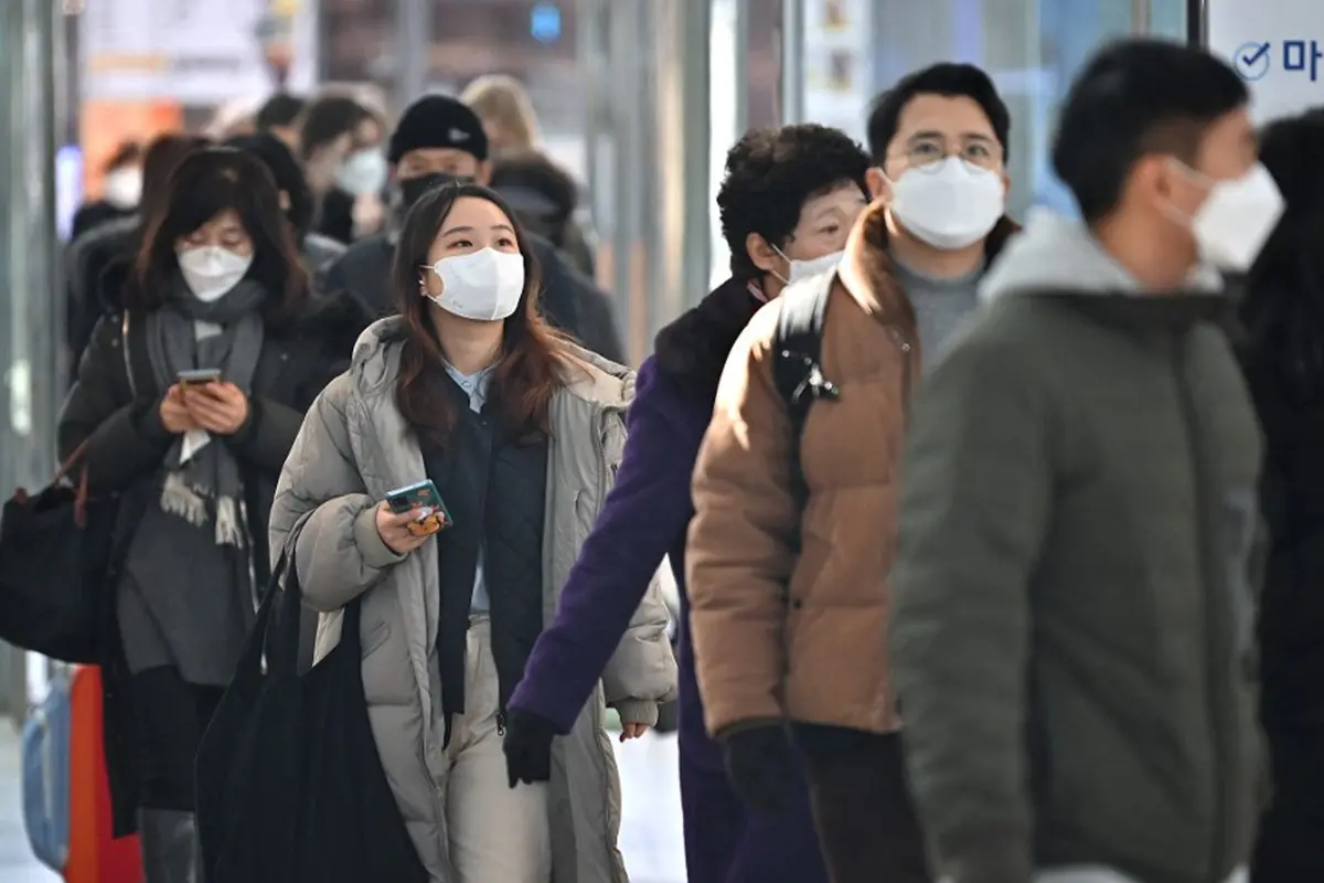 FOTO: Rekor, Kasus COVID-19 Harian Korea Selatan Tembus 100 Ribu