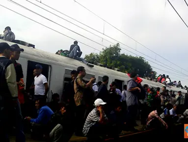 Ganggu KRL Bogor - Jakarta Selepas Hujan
