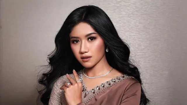 6 Potret Erina S Gudono, Puteri Indonesia DIY 2022 yang Dikabarkan Dekat dengan Kaesang