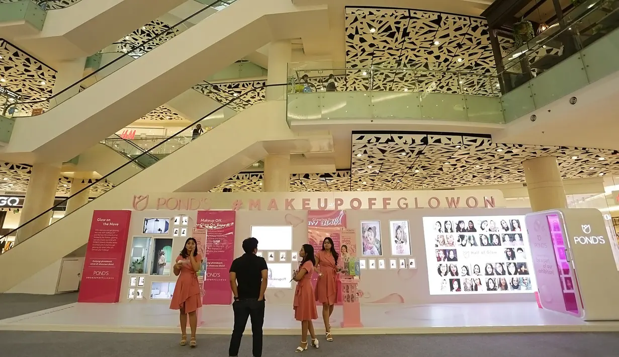 Photobox Booth Pond's di Fimela Fest 2019 (Bambang E Ros/Fimela.com)