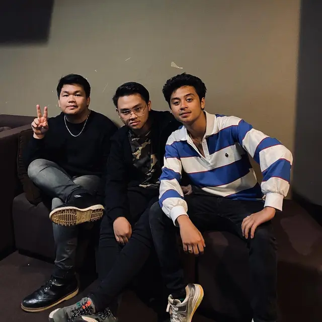 CJR Dikabarkan Comeback Tanpa Iqbaal Ramadhan, Ini 6 Potret Kompak 3 Personelnya
