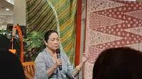 Josephine Werratie Komara atau Obin, pendiri BIN House yang lebih suka disebut tukang kain. (dok. Liputan6.com/Dinny Mutiah)