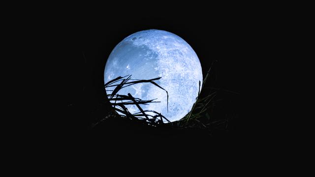 Ilustrasi super blue moon, bulan biru