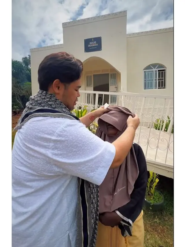 8 Potret Ivan Gunawan Kunjungi Masjid Miliknya di Uganda, Tempuh Perjalanan Jauh