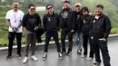 Setelah sebelumnya dikenal sebagai bagian dari geng motor The Prediksi, kini Andre bersama Tora dan Desta menciptakan geng baru bernama Bedain. Empat komika super kocak dan ceria yang bergabung bersama mereka, yaitu Boris Bokir, Rigen, Rispo, dan Indra Jegel. (Liputan6.com/IG/@desta80s)