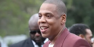 Ibu Jay Z, Gloria Carter, ternyata seorang lesbian. Hal tersebut terungkap di album 4:44 milik Jay Z dalam lagu Smile. Selama ini ia berpra-pura karena malu dengan lingkungan. (ARI PERILSTEIN / GETTY IMAGES NORTH AMERICA / AFP)