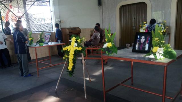 Satu Keluarga Tewas Bunuh Diri di Palembang