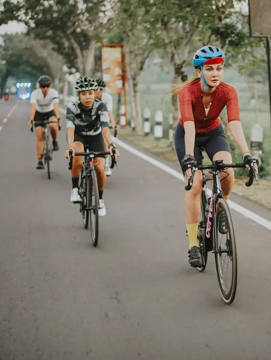 Luna Maya (Instagram/lunamaya)