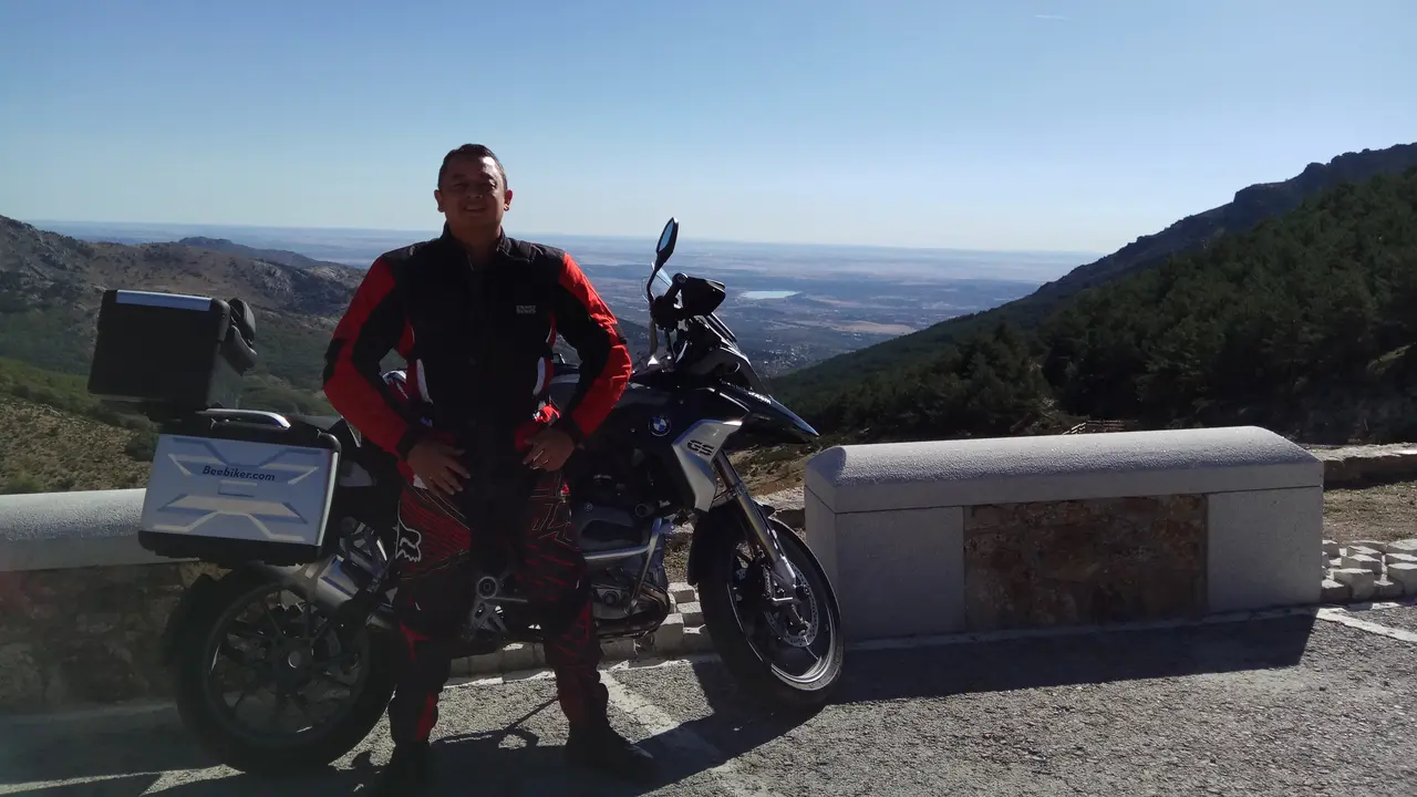 Serunya Jelajah Madrid dan Sekitar dalam Satu Hari dengan Motor