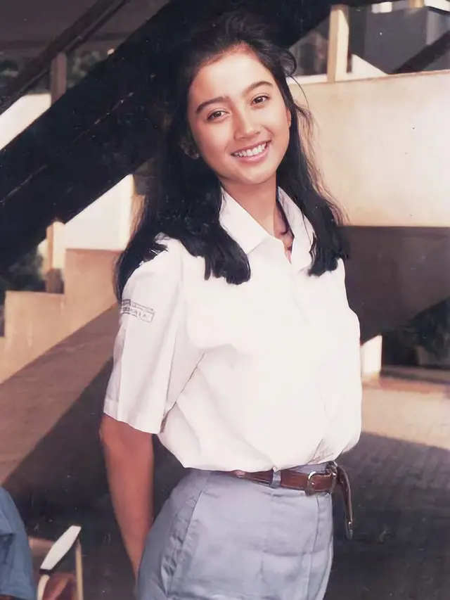 Desy Ratnasari waktu muda (Instagram/desyratnasari_holic)