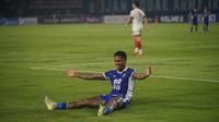 Striker Persib Bandung asal Brasil, Ramon Tanque menjadi penentu langkah Maung Bandung ke babak 16 besar AFC Champions League Two 2025 usai menjebol gawang Bangkok United pada menit 45+1 di Stadion GBLA, Kota Bandung, Rabu (10/12/2025) malam. (Bola.com/Erwin Snaz)