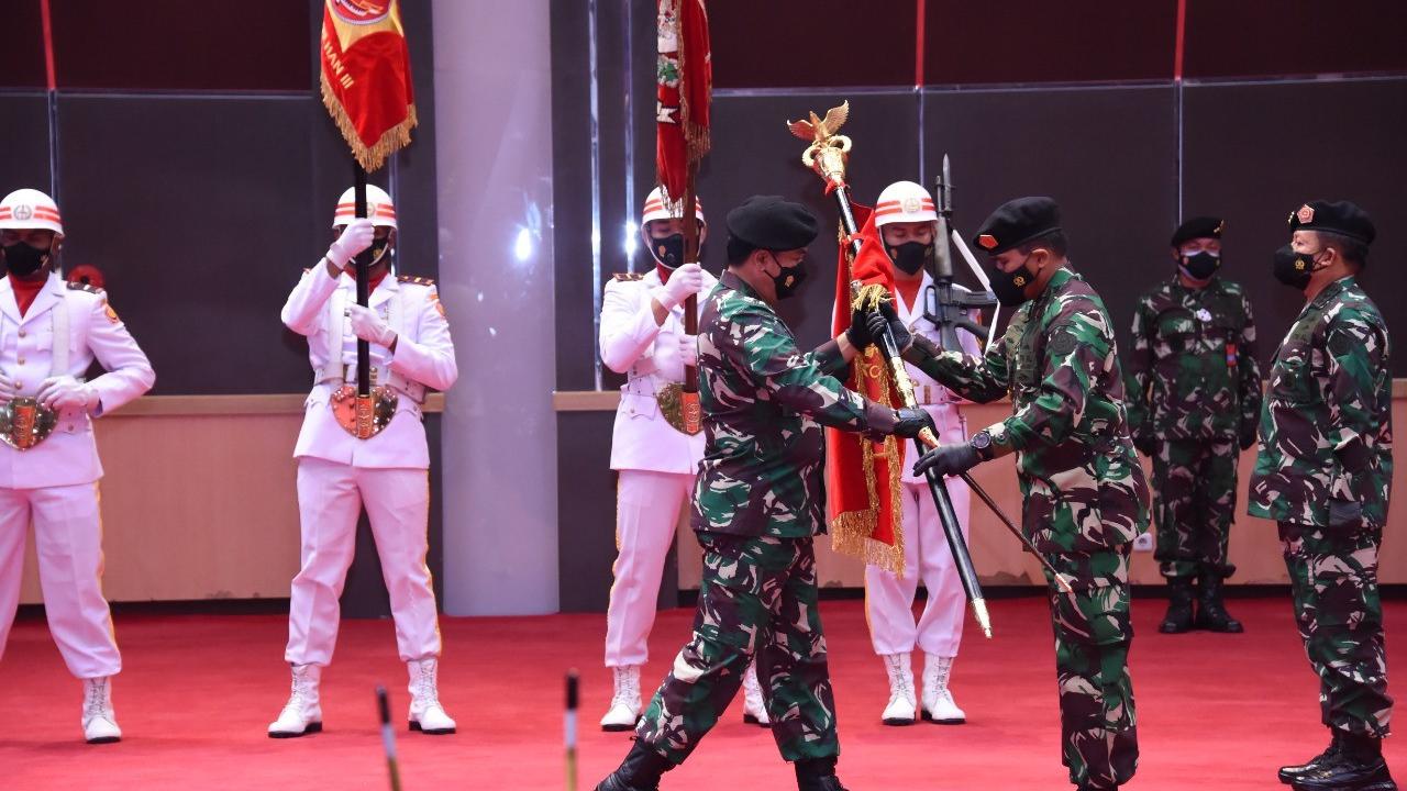 Mantan Wakil Komandan Jenderal Kopassus, Brigjen TNI Tri Budi Utomo, resmi menjadi Komandan Paspampres menggantikan Mayjen TNI Agus Subiyanto.