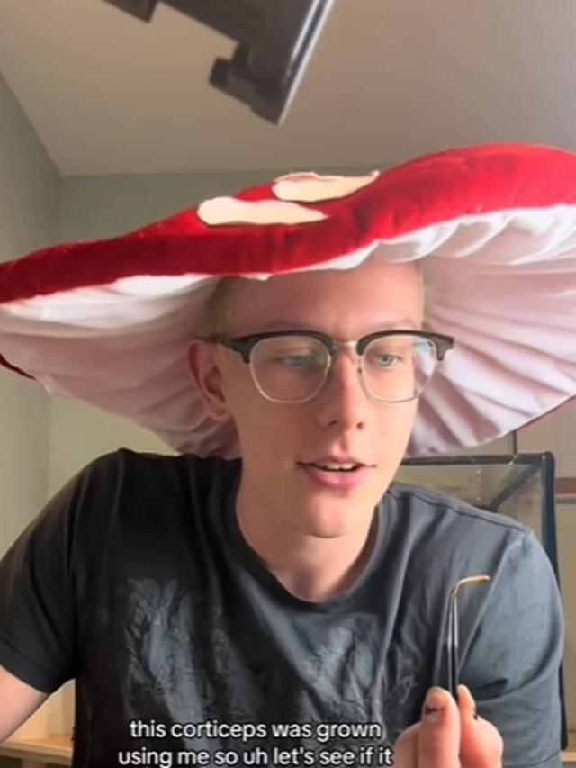 Pria Menumbuhkan Jamur Zombie Di Darah Dan Kulitnya Sendiri