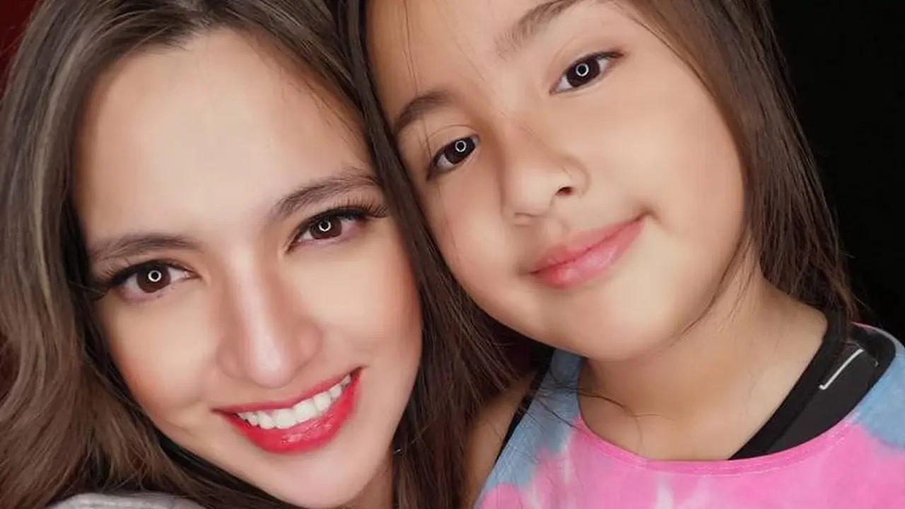Mikhayla Zalindra Bakrie, anak Nia Ramadhani yang makin cantik