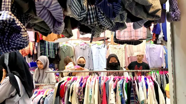 Kegiatan warga di Pasar Senen, Jakarta pusat saat pandemi COVID-19