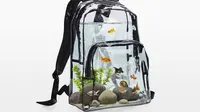 Bagi Anda pecinta ikan, tak jarang ragu meninggalkan hewan kesayangan tersebut. Namun, kini hadir tas unik yang bisa digunakan jadi aquarium